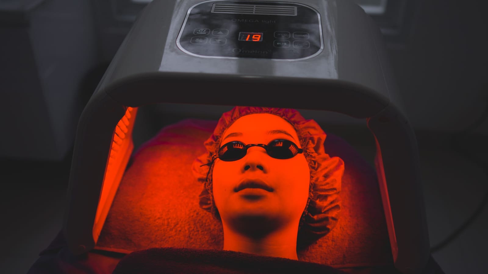 Bio Light Therapy di Afifa Skincare
