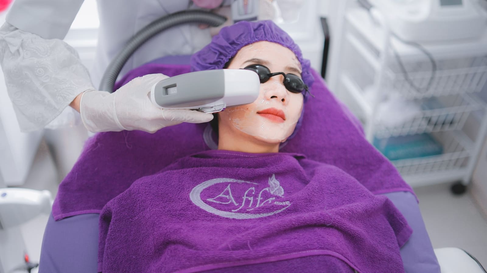 Intense Pulse Light di Afifa Skincare